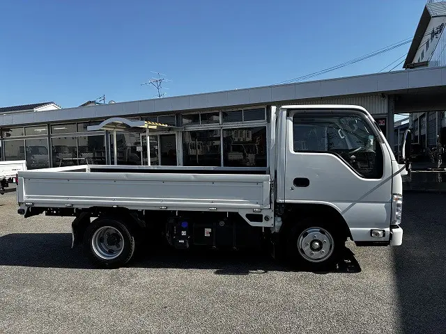 いすゞ エルフ 2RG-NJR88A(2WD)の写真5