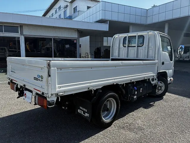いすゞ エルフ 2RG-NJR88A(2WD)の写真8