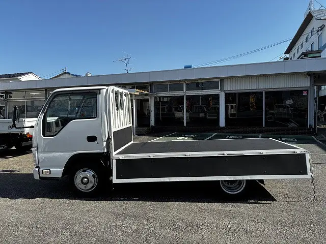 いすゞ エルフ 2RG-NJR88A(2WD)の写真11