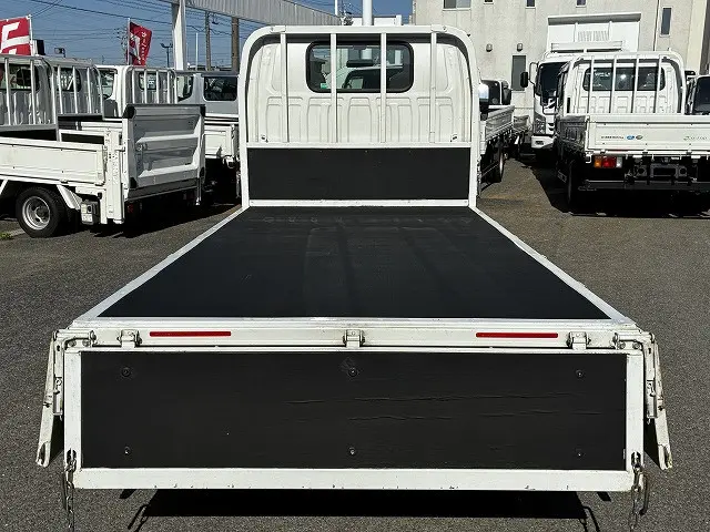 いすゞ エルフ 2RG-NJR88A(2WD)の写真14