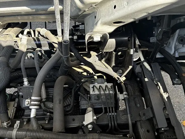 いすゞ エルフ 2RG-NJR88A(2WD)の写真21