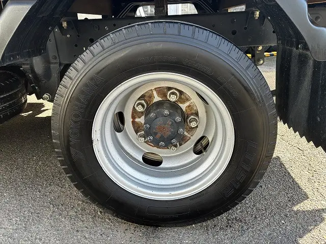 いすゞ エルフ 2RG-NJR88A(2WD)の写真26