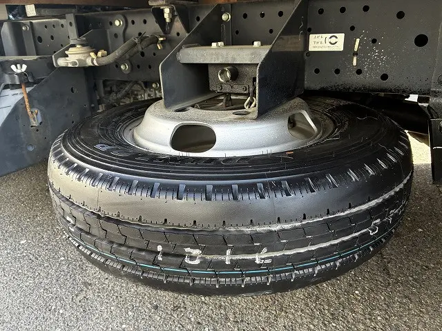 いすゞ エルフ 2RG-NJR88A(2WD)の写真27