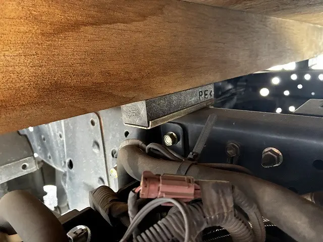 いすゞ エルフ 2RG-NJR88A(2WD)の写真30