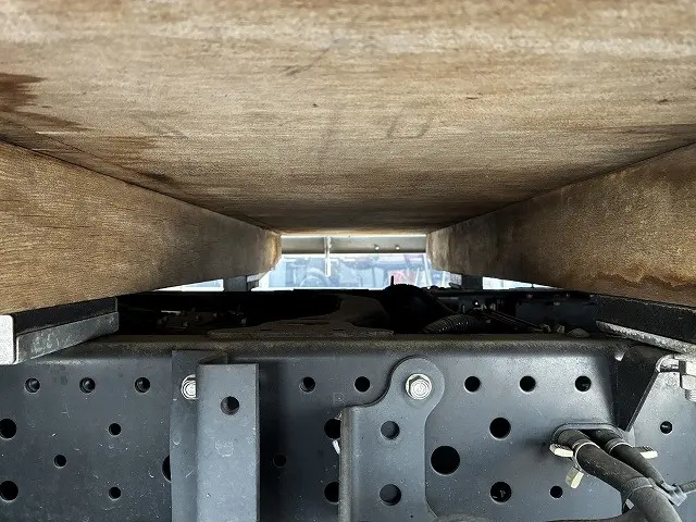 いすゞ エルフ 2RG-NJR88A(2WD)の写真34