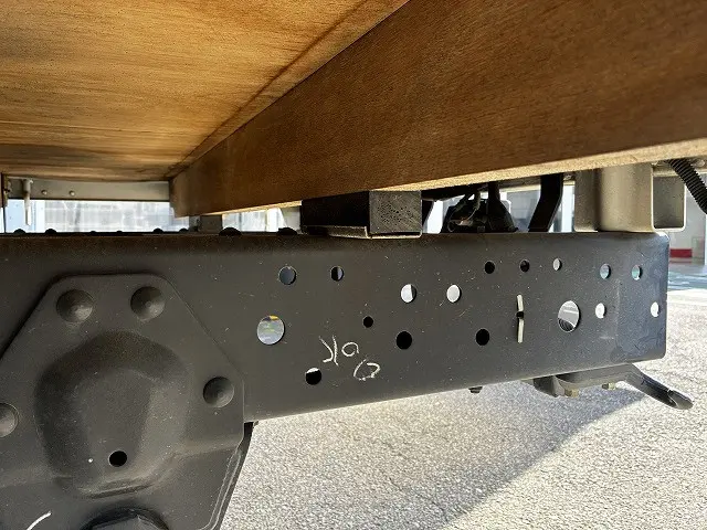 いすゞ エルフ 2RG-NJR88A(2WD)の写真35