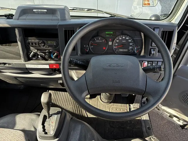 いすゞ エルフ 2RG-NJR88A(2WD)の写真46