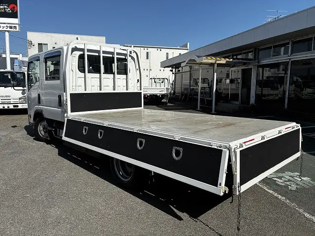 いすゞ エルフ 2RG-NLR88AR(2WD)の写真13