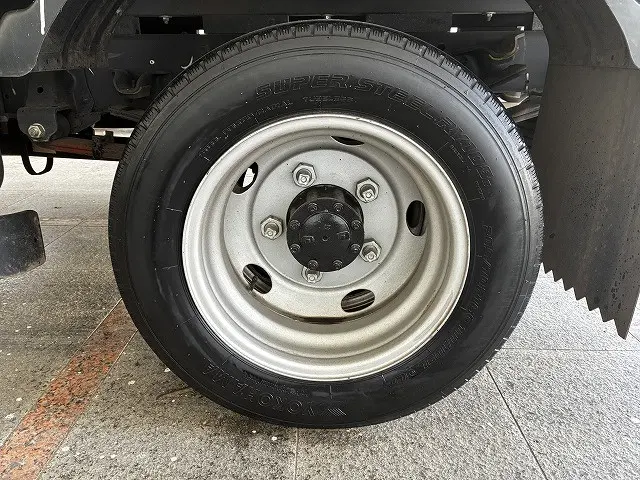 いすゞ エルフ 2RG-NLR88AR(2WD)の写真23