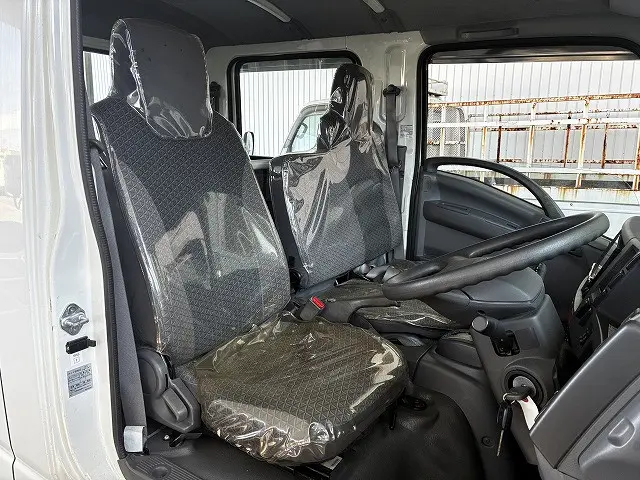 いすゞ エルフ 2RG-NLR88AR(2WD)の写真31