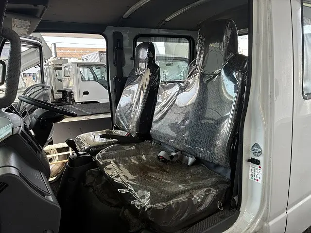 いすゞ エルフ 2RG-NLR88AR(2WD)の写真32