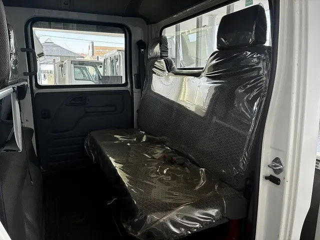 いすゞ エルフ 2RG-NLR88AR(2WD)の写真34