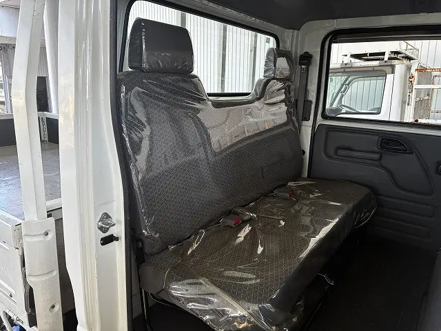 いすゞ エルフ 2RG-NLR88AR(2WD)の写真36