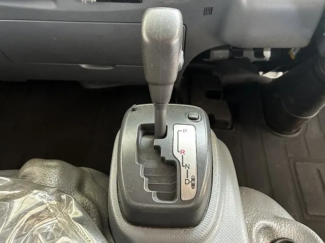 いすゞ エルフ 2RG-NLR88AR(2WD)の写真41