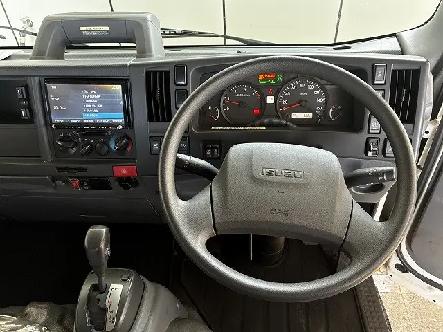 いすゞ エルフ 2RG-NLR88AR(2WD)の写真42