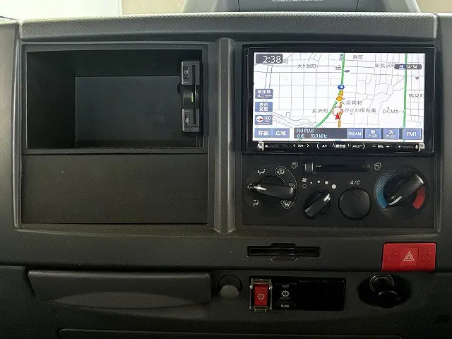 いすゞ エルフ 2RG-NLR88AR(2WD)の写真43