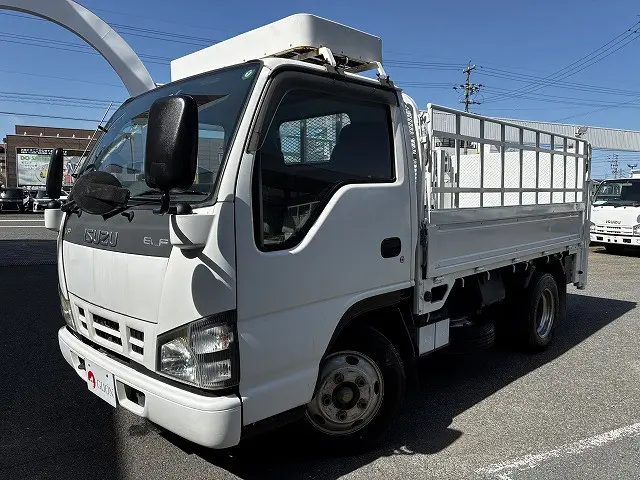 いすゞ エルフ PB-NKR81A(2WD)の写真1