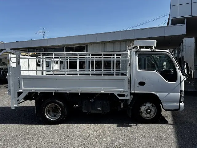 いすゞ エルフ PB-NKR81A(2WD)の写真5