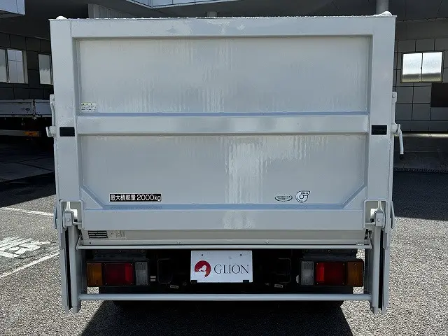 いすゞ エルフ PB-NKR81A(2WD)の写真7