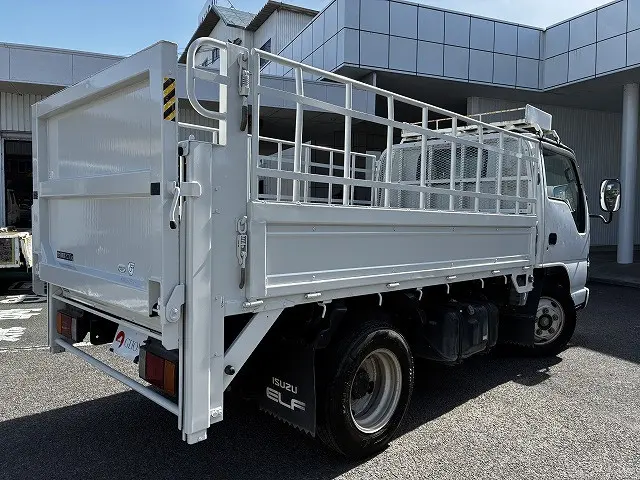 いすゞ エルフ PB-NKR81A(2WD)の写真8
