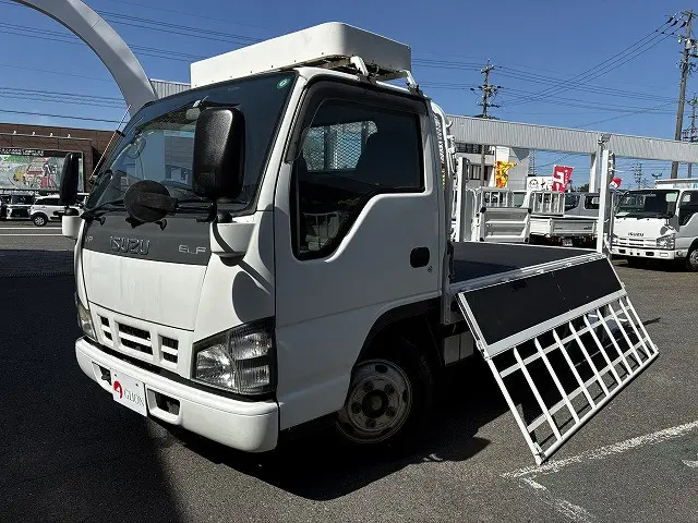 いすゞ エルフ PB-NKR81A(2WD)の写真9