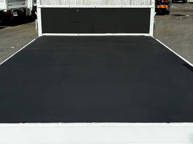 いすゞ エルフ PB-NKR81A(2WD)の写真16