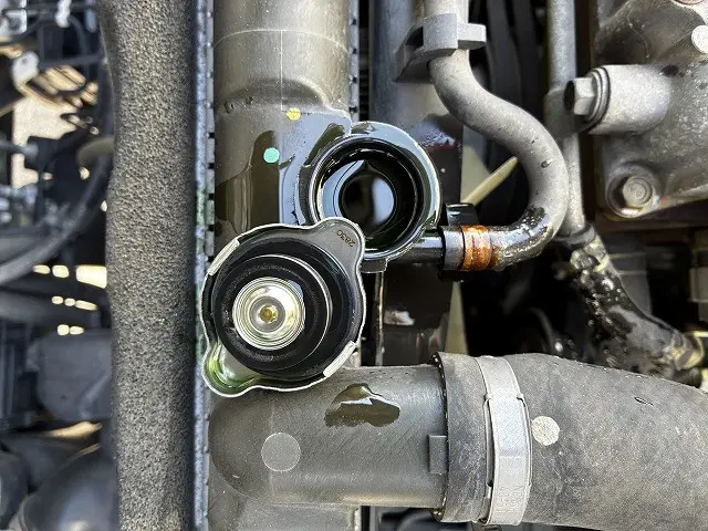 いすゞ エルフ PB-NKR81A(2WD)の写真24