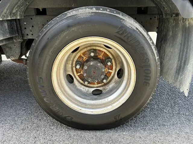 いすゞ エルフ PB-NKR81A(2WD)の写真26