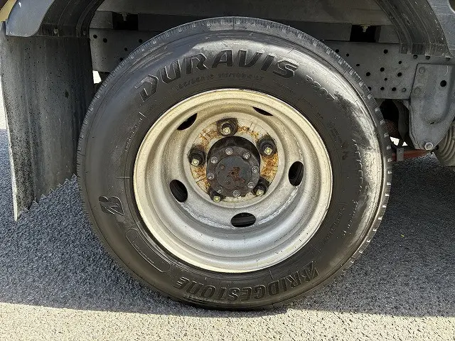 いすゞ エルフ PB-NKR81A(2WD)の写真27