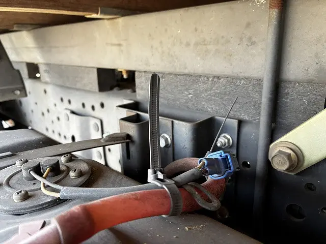 いすゞ エルフ PB-NKR81A(2WD)の写真34