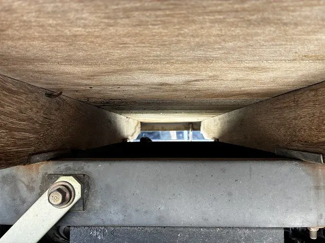 いすゞ エルフ PB-NKR81A(2WD)の写真35