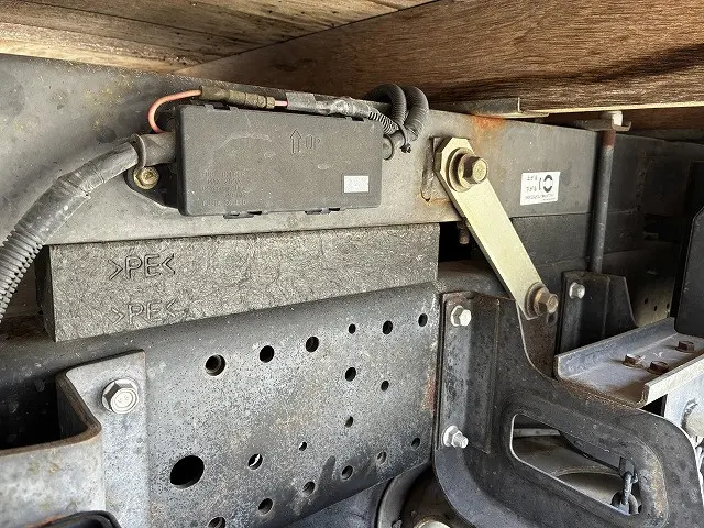 いすゞ エルフ PB-NKR81A(2WD)の写真36