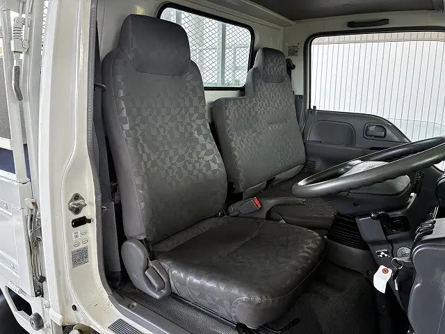 いすゞ エルフ PB-NKR81A(2WD)の写真38