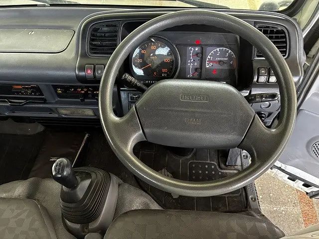 いすゞ エルフ PB-NKR81A(2WD)の写真41