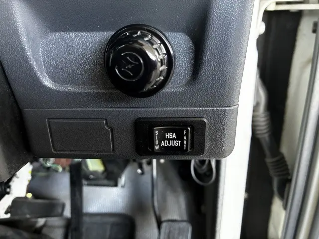 いすゞ エルフ PB-NKR81A(2WD)の写真44