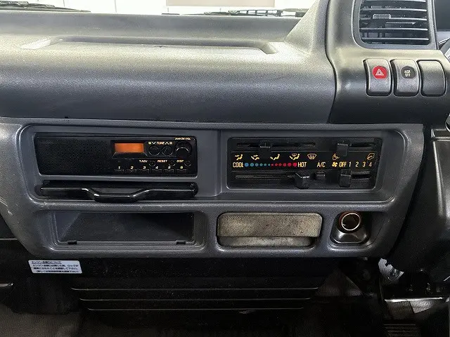 いすゞ エルフ PB-NKR81A(2WD)の写真48