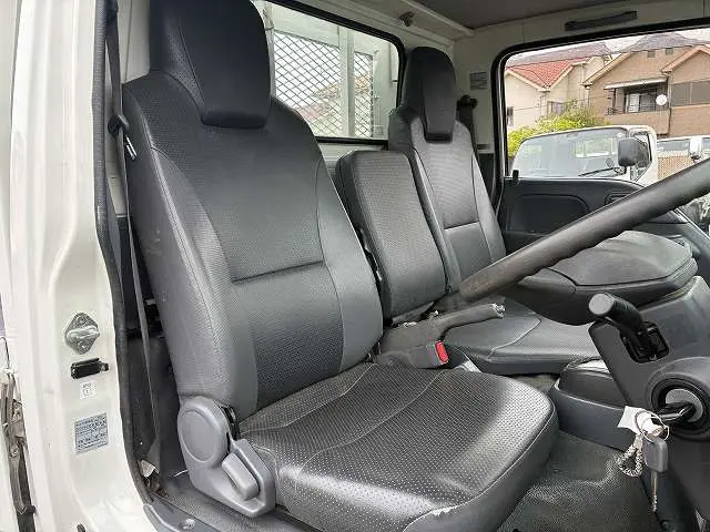 いすゞ エルフ TRG-NKR85A(2WD)の写真39