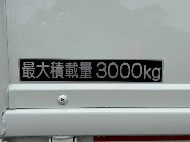 いすゞ エルフ TRG-NKR85A(2WD)の写真48