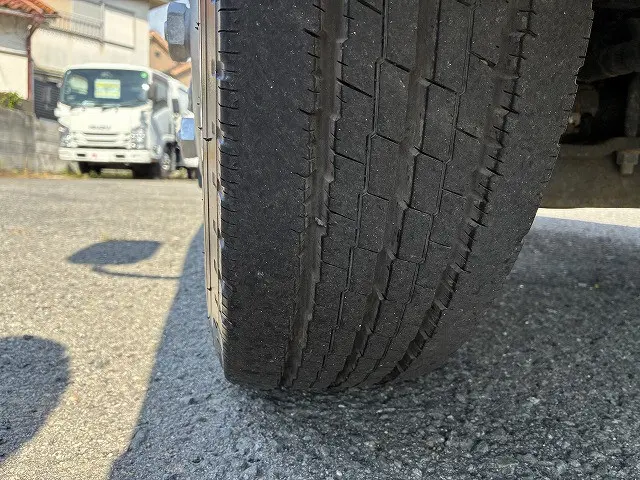 いすゞ エルフ KR-NPR81LV(2WD)の写真22
