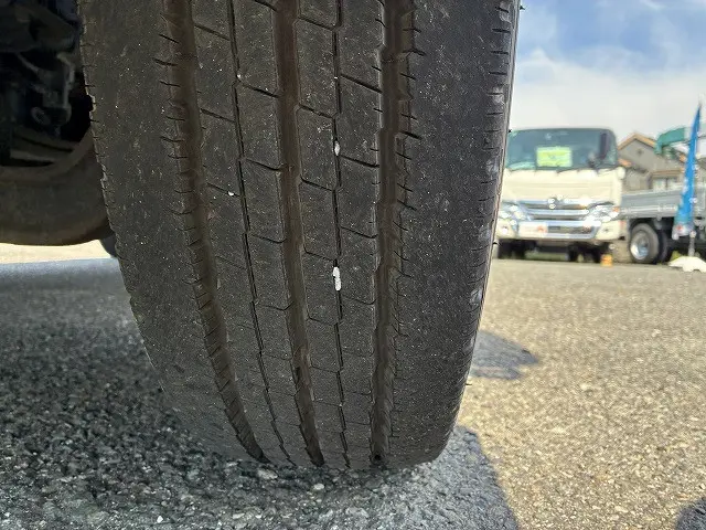 いすゞ エルフ KR-NPR81LV(2WD)の写真24