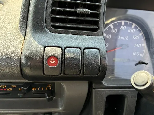 いすゞ エルフ KR-NPR81LV(2WD)の写真37