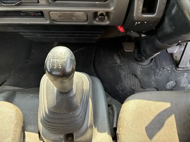 いすゞ エルフ KR-NPR81LV(2WD)の写真40