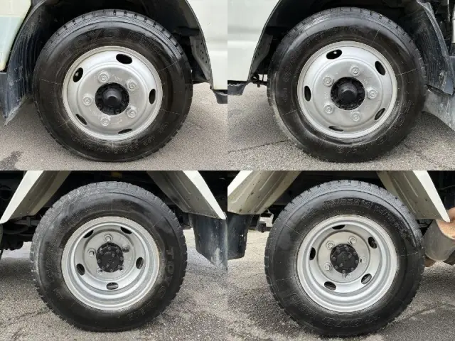 いすゞ エルフ TKG-NJR85AD(2WD)の写真28