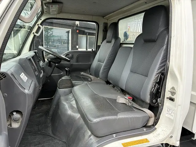 いすゞ エルフ TKG-NJR85AD(2WD)の写真32