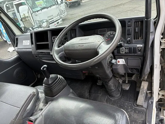いすゞ エルフ TKG-NJR85AD(2WD)の写真34