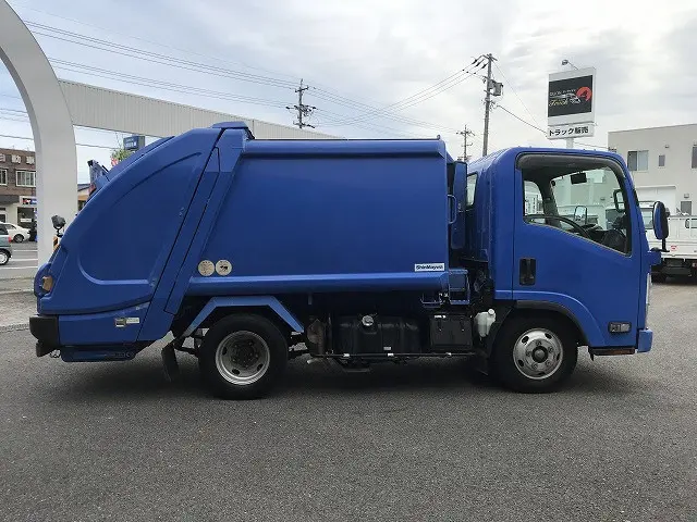 いすゞ エルフ BKG-NMR85AN(2WD)の写真8