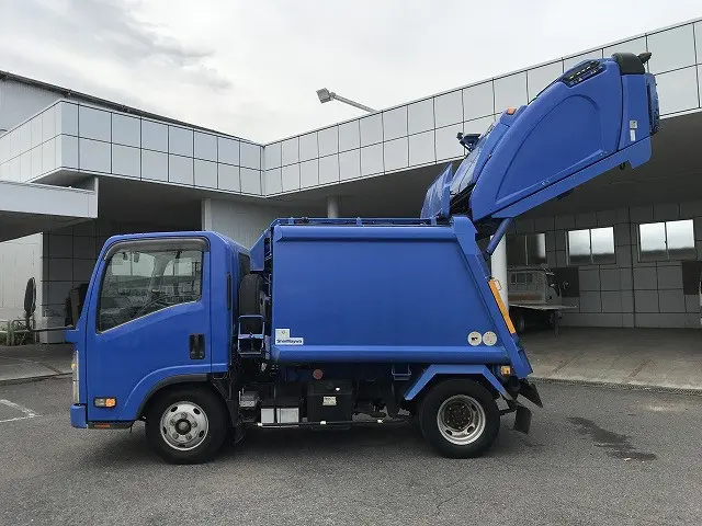 いすゞ エルフ BKG-NMR85AN(2WD)の写真15