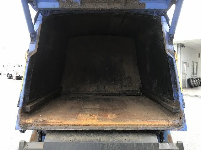 いすゞ エルフ BKG-NMR85AN(2WD)の写真17