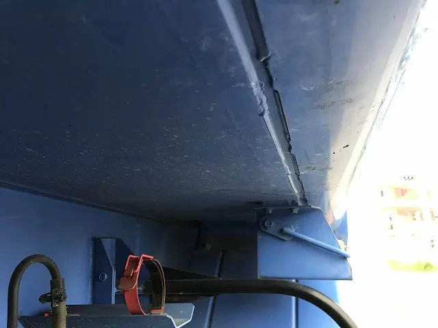 いすゞ エルフ BKG-NMR85AN(2WD)の写真44