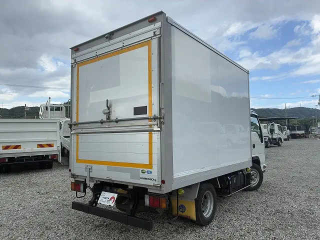 いすゞ エルフ 2RG-NHR88AN(2WD)の写真8